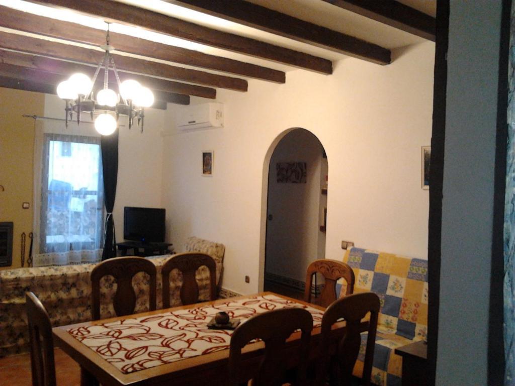 El Hogar De Ardwina Guest House Alia Room photo